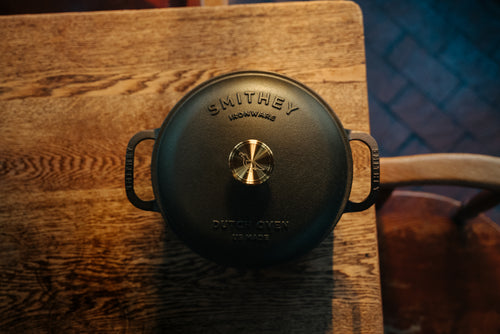 Smithey Ironware 5.5 qt Cast Iron Dutch Oven
