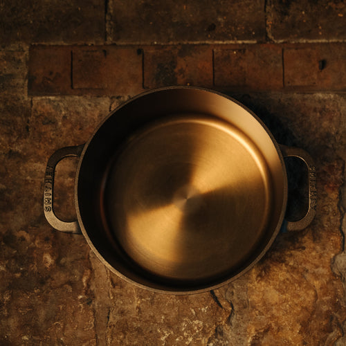 Smithey Ironware 5.5 qt Cast Iron Dutch Oven